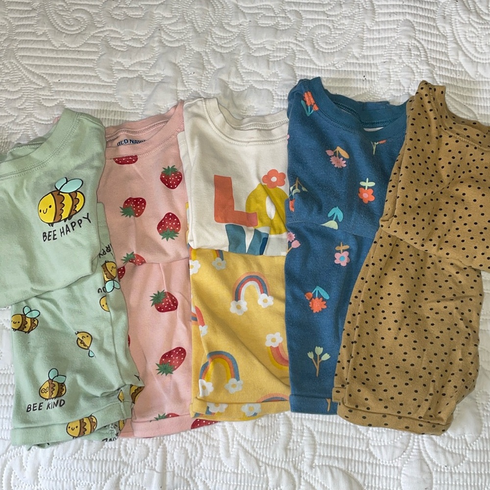 Old Navy Pj bundle, size 2T and 3T